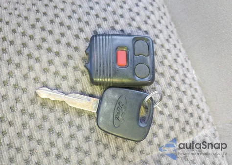 2003 Ford F-150 Xl/Xlt z USA, uszkodzony, nr VIN 1FTRX07273KB82489